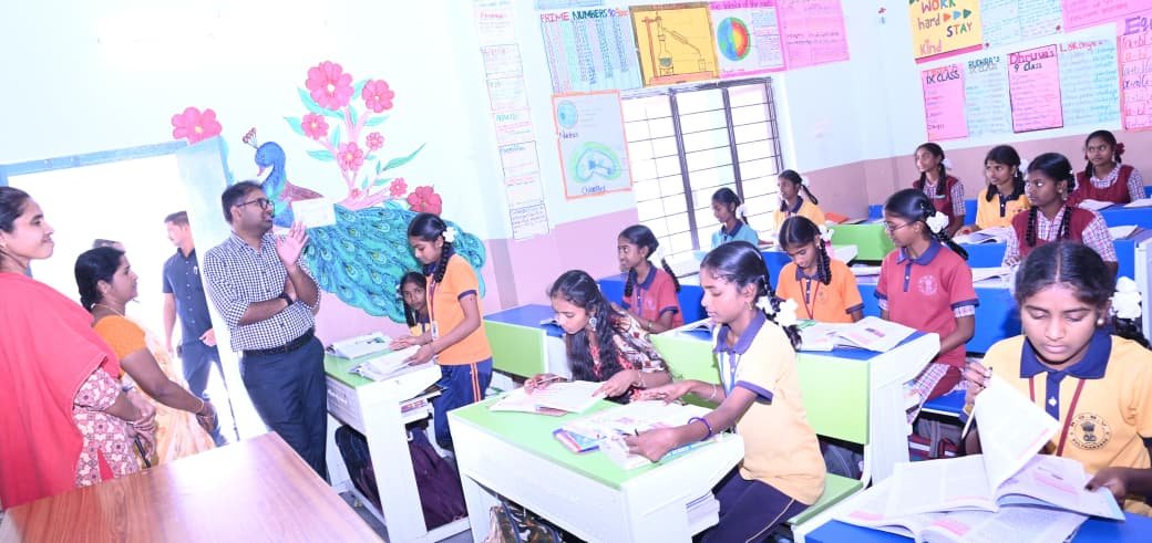 ప్రతి విద్యార్థికి కనీస విద్యా ప్రమాణాలు అందేలా కృషి..... జిల్లా కలెక్టర్ కోయ శ్రీ హర్ష